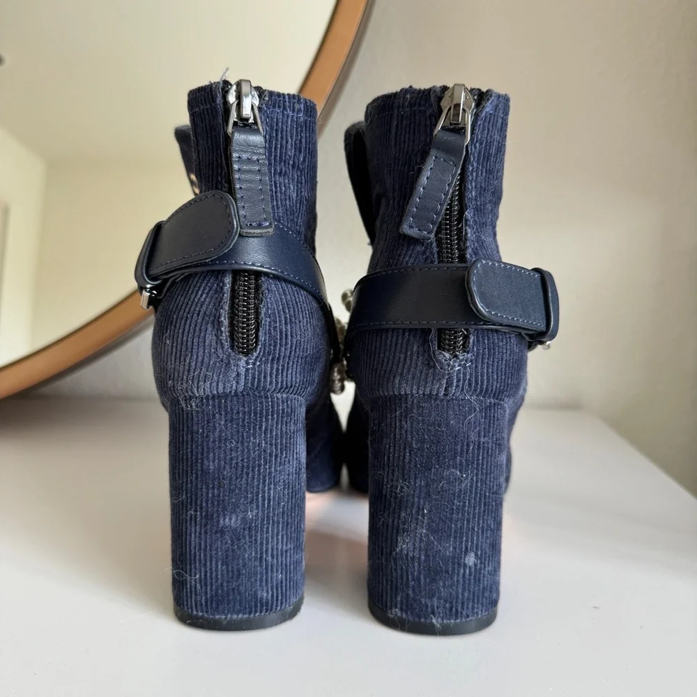 Chic Navy CC Designer Ankle Boots with Pearl Accents Size 37 - Picture 4 of 5